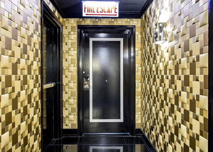 The Midland Hotel, Chicago, A Tribute Portfolio 4*